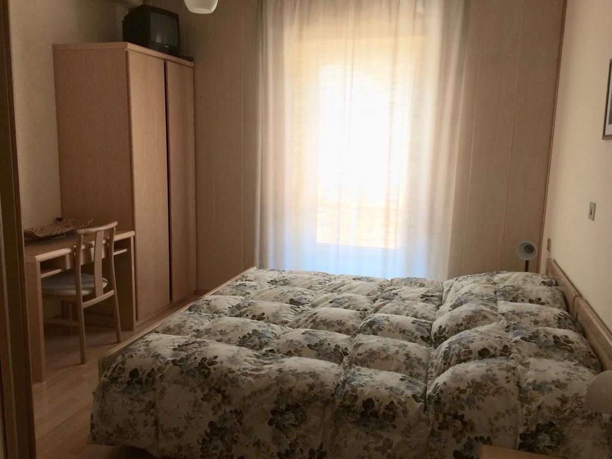 Camera Piccola Doppia con Letti Singoli